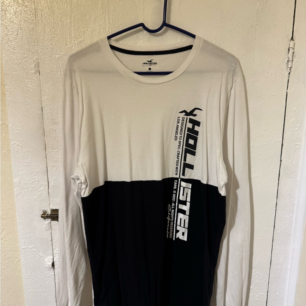 Hollister Men's Two-Tone Long Sleeve Tee